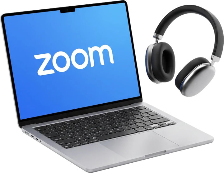 Laptop con Zoom y audífonos